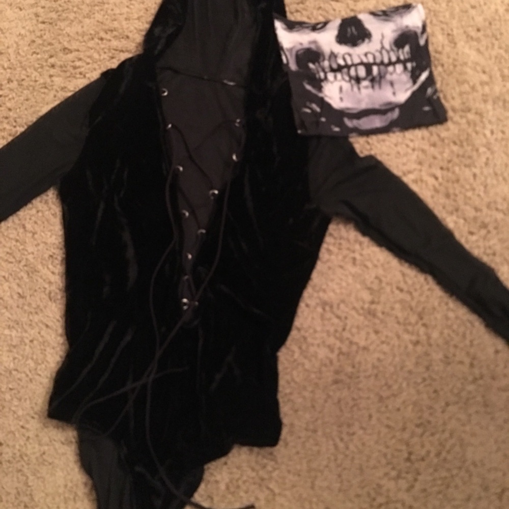 Iheartraves bodysuit with FREE mask